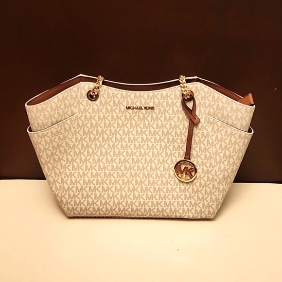 Michael Kors Handbags - [SOLD]Michael Kors Jet Set Travel Large Chain Shoulder Tote Bag